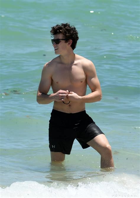 Shawn Mendes Hits The Beach Shirtless And Theres Nothing Holding Him Back