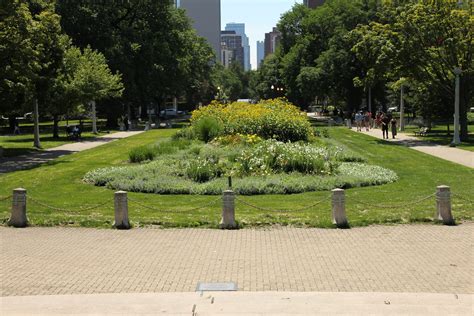 Lincoln Monument and Gardens | Lincoln Park Conservancy