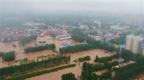 航拍涿州洪水现场：道路被淹，部分区域仅露出树冠七环视频澎湃新闻 The Paper