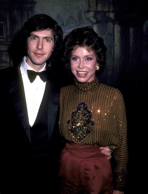Mary Tyler Moore 'hid' her blindness for decades: widower