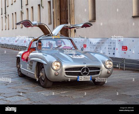 Mercedes Benz Sl W Mille Miglia Day Finish At