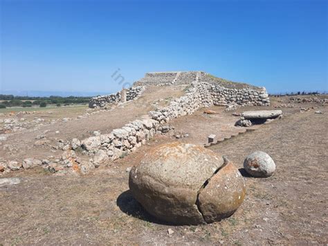 The Sanctuary Of Monte D Accoddi Sacred Centre Of Sardinia Indagini