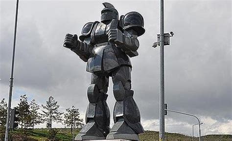 Geekpr0n Visits Ankara Home Of The Giant Robot Statue Geekpr0n