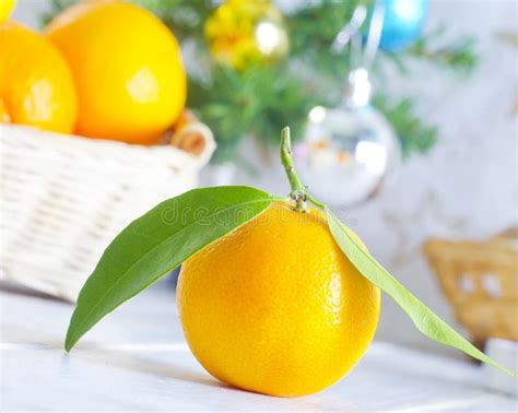 Мандарины стоковое изображение. изображение насчитывающей плодоовощ ...
