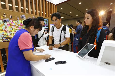 力推入境游，上海两大机场启用全新旅游咨询服务中心入境旅游旅游者新浪新闻