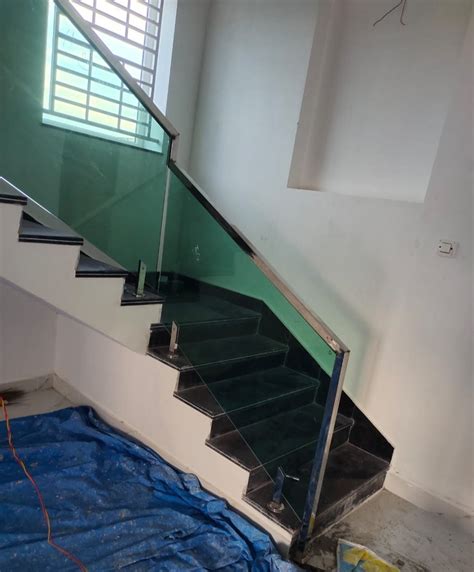 Stairs 12Mm Stainless Steel Green Glass Railing Material Grade SS304