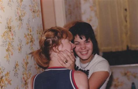 Joan Jett, American punk rock artist in her bedroom (Los Angeles, 1977 ...
