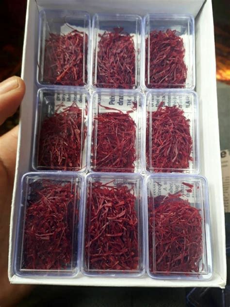 Munna Ganaie Irani Saffron Kesar Packaging Type Plastic Box At Rs