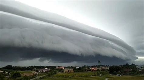 Viral Fenomena Awan Tsunami Di Indonesia Ini Penjelasan Dari Bmkg