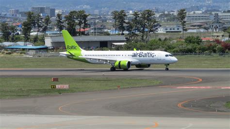 【公式】仙台空港 On Twitter アジア太平洋地域でデモンストレーションツアー中のエアバスa220 300型機が、なんと仙台空港に