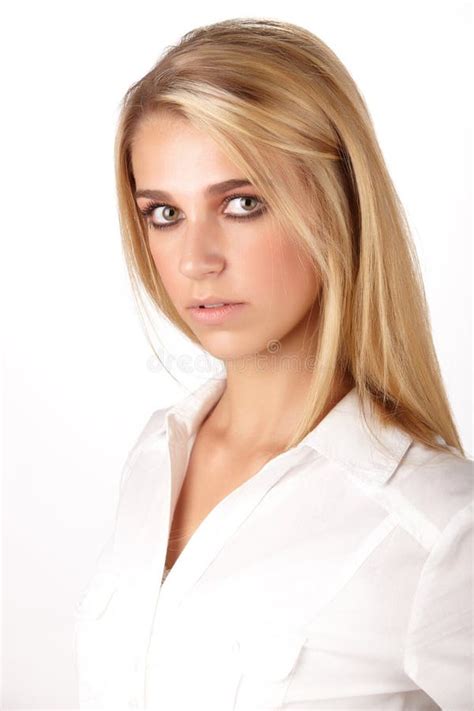 Schöne blonde Frau stockfoto Bild von erwachsener dame 24049450