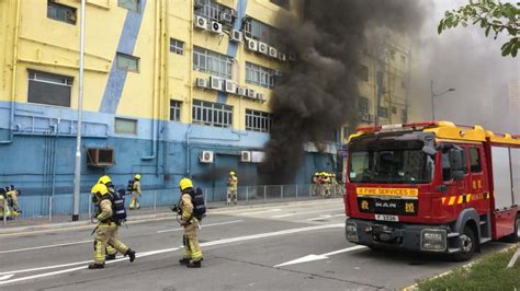 新蒲崗工廈地下車房起火 濃煙瀰漫彩虹道