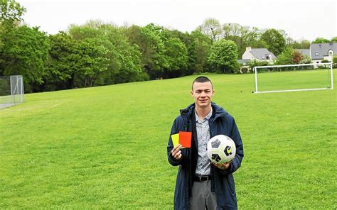 Dinan L Hon Fc Nathan Le Guillou Renforce Le Corps Arbitral Foot Amateur Bretagne