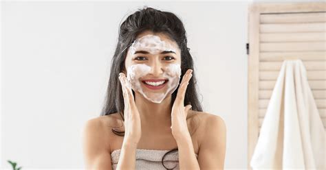 Renueva tu piel Métodos y beneficios de la exfoliación semanal