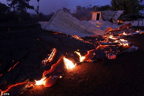 Homeowner Looks On As His Hawaiian House Is Swallowed Up By A River Of Molten Lava Freeones