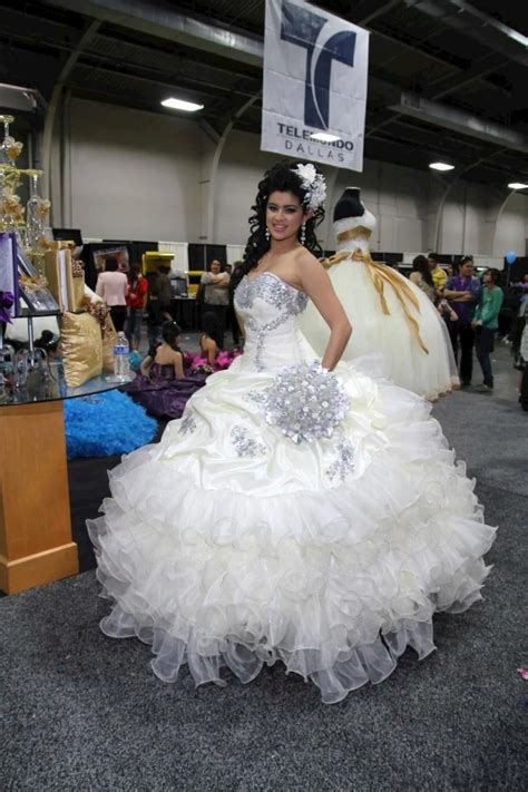 2015 White Quinceanera Dresses Sparkling Sweetheart Ball Gown Beaded