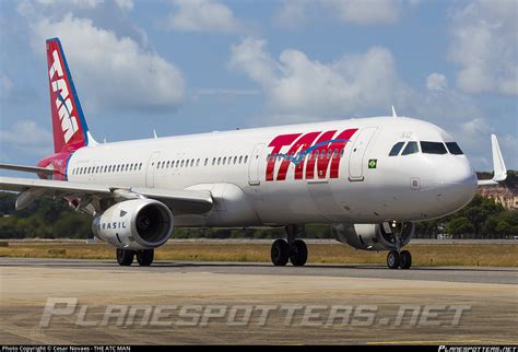 PT MXQ TAM Linhas Aéreas Airbus A321 231 WL Photo by Cesar Novaes