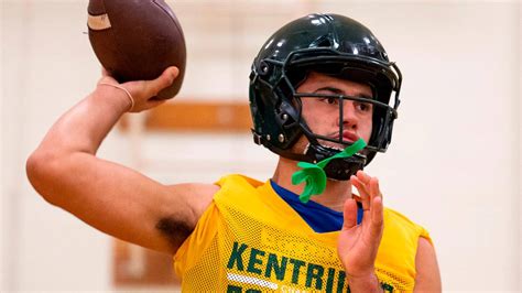 Kentridge High Schools Dorian Thomas Playing Qb For Chargers Tacoma