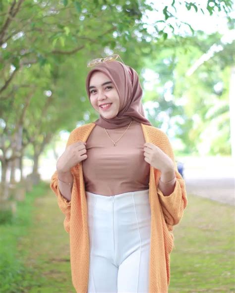 Cewek Hijab Manis Manset Nude Color Fotografi