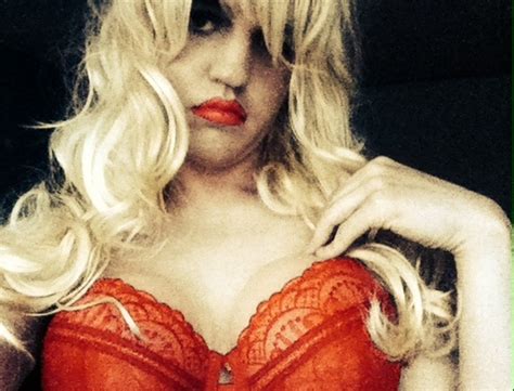 Me As A Blonde Bimbo Foto AShemaletube