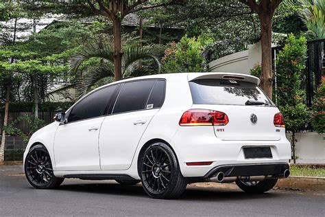 Permaisuri Vw Golf Gti With Oz Racing Superturismo Lm Bando