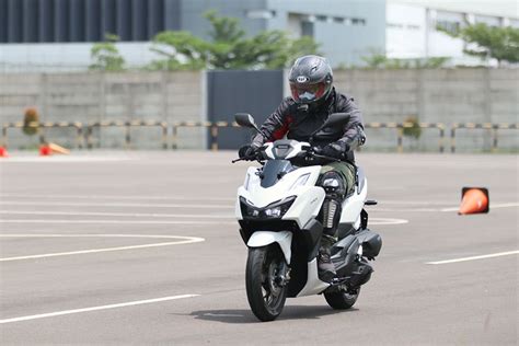 Komparasi Mesin Honda Vario 160 Vs Yamaha Aerox 155 Siapa Yang Lebih