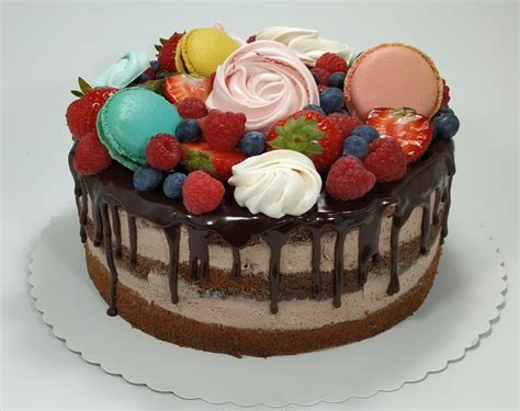 Okol Dov Semi Naked Dort S Makronkami Pusinkami A Erstv M Ovocem Full Top