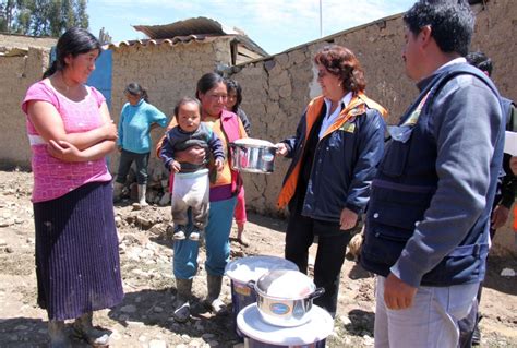 Entregan Ayuda Humanitaria A Afectados Por Inundaciones En Huancayo