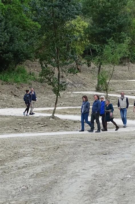 In Festa Per La Nuova Strada Il Sentiero Ciclopedonale Lavoro