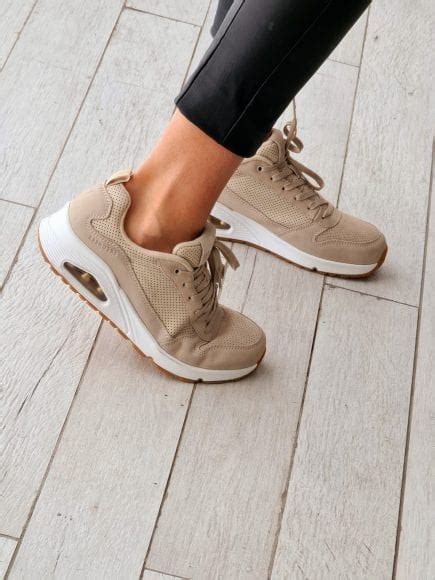 Zapatillas Nude Las Nuevas Favoritas De Tu Armario Effortless Chic