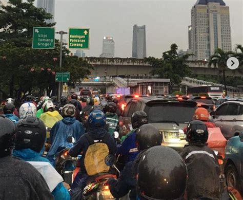 Sejumlah Ruas Jalan Di Jakarta Macet Parah Begini Penampakannya