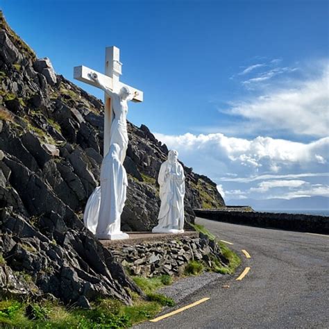Fahan Group And Beehive Huts Wild Atlantic Way