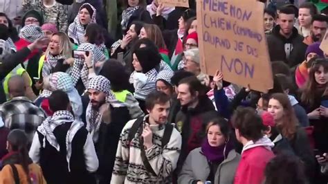 Miles De Personas Se Manifiestan En Las Calles De Bruselas Por El D A