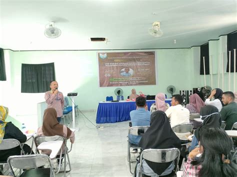 Seminar Literasi Keuangan ITB STIKOM AMBON