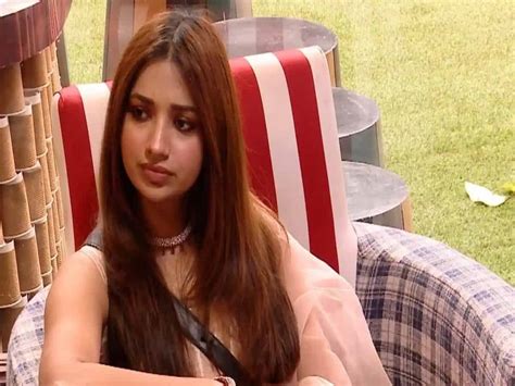 Bigg Boss OTT 2 Jiya Shankar Evicted In Mid Week Elimination