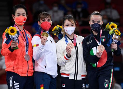 東京五輪の空手・女子形で銀メダルを獲得した清：空手女子 清水希容 写真特集：時事ドットコム