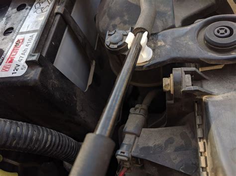 Крепление, клипса планки (держателя) капота — Honda Accord (7G), 2,4 л ...