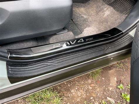 Накладки на внутренние пороги Toyota Rav4 XA50 2020 — Toyota RAV4 (5G ...