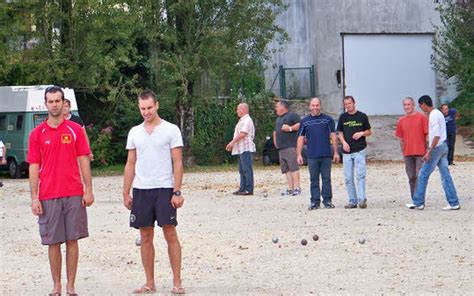 Ush Doublettes Pr Sentes Au Concours De Boules Le T L Gramme