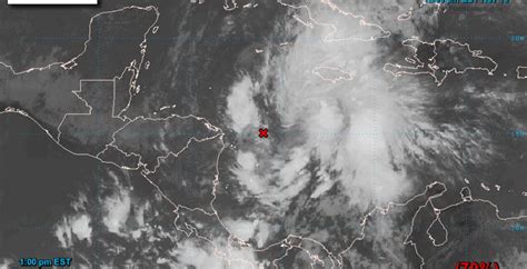 Centro Nacional de Huracanes alerta sobre posible formación de tormenta