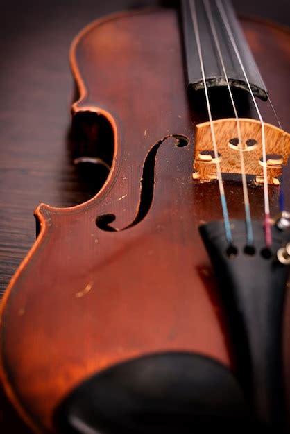 Premium Photo Classic Old Violin