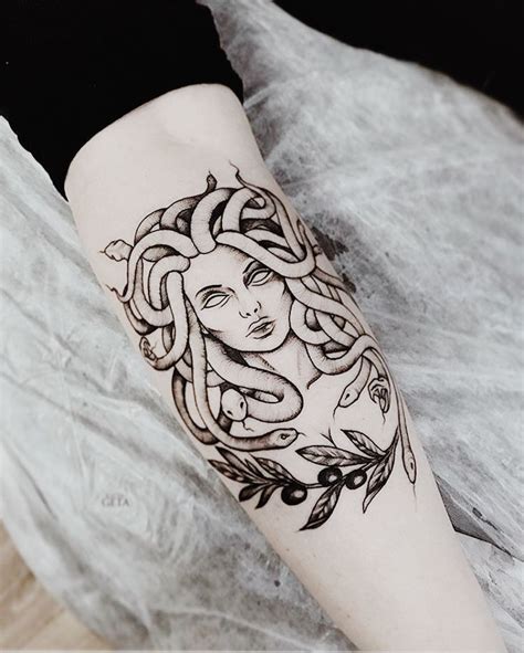 𝓅𝒾𝓃𝓉𝑒𝓇𝑒𝓈𝓉 𝓌𝒾𝓉𝒸𝒽𝑜𝒻𝒻 Tattoo Tatuagens interessantes