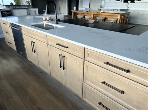 Aristokraft Cabinets Titan Granite St Louis Mo