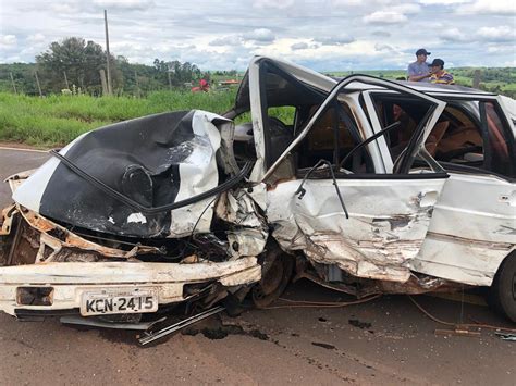 Condutor morre em acidente envolvendo três veículos entre Jaguapitã e