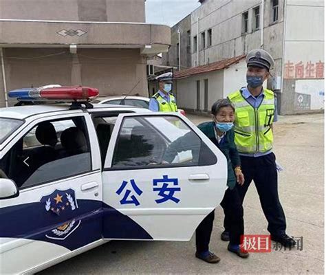 八旬老人街头迷路，民警驾驶警车护送老人回家 新洲区 六村 武汉市