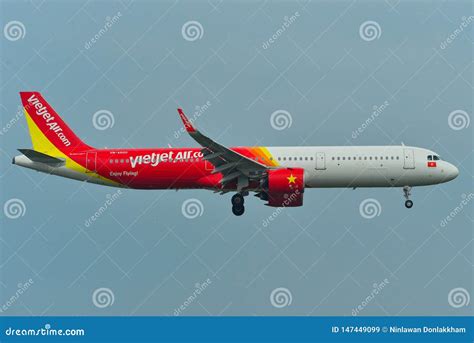 Atterrissage D Avion L A Roport Sgn De Saigon Image Stock Ditorial