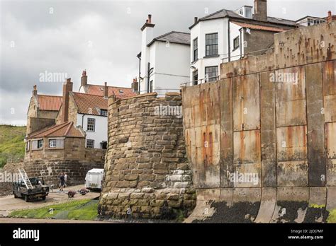 High Vertical Concrete Sea Wall Hi Res Stock Photography And Images Alamy