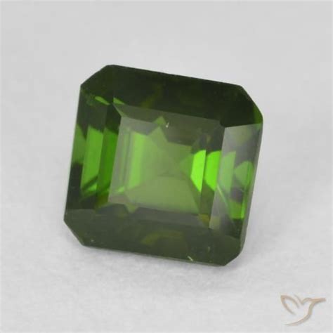 Pierre précieuse tourmaline verte de 0 86 carats Taille émeraude