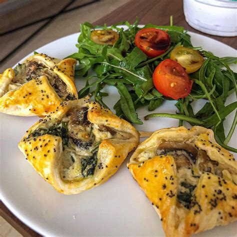 Feuilletés aux épinards champignons et fromage frais Recette