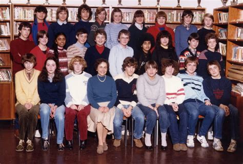 Photo de classe 3eme D 81 82 de 1982 Collège Jean Macé Copains d avant